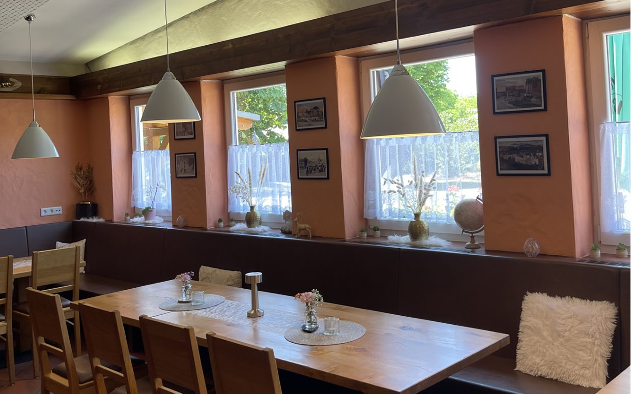 Zwei Hirsche restaurant photo1