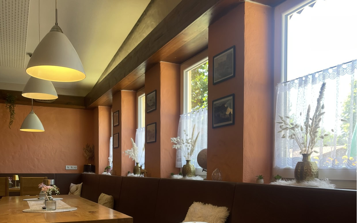 Zwei Hirsche restaurant photo1